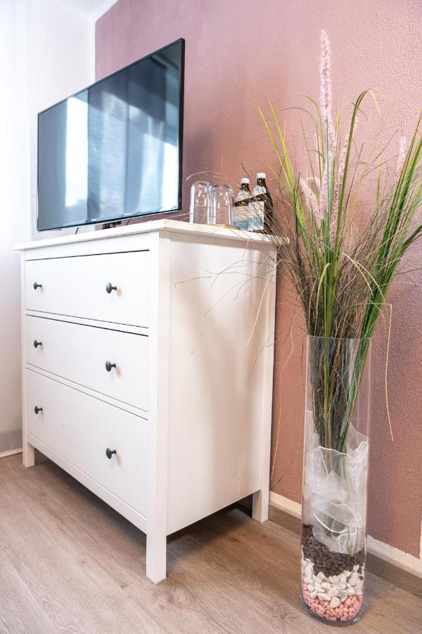 #2 Grosses Zimmer Mit Pool Und Garten Memmingen Luaran gambar