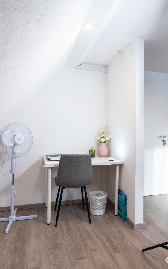 #2 Grosses Zimmer Mit Pool Und Garten Memmingen Luaran gambar